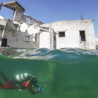 Underwater prison