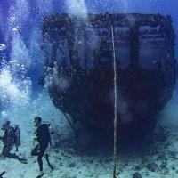 Divers leaving the ship wreck Cozumel